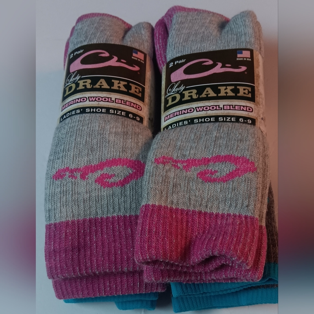 WOMEN'S  2 PAIRS NEW WARM MERINO WOOL- MOISTURE WICKING SOCKS